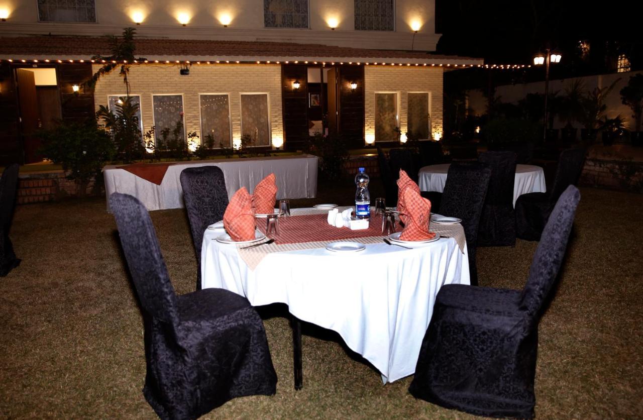 Ambassador Suites & Hotel Islamabad Exterior photo