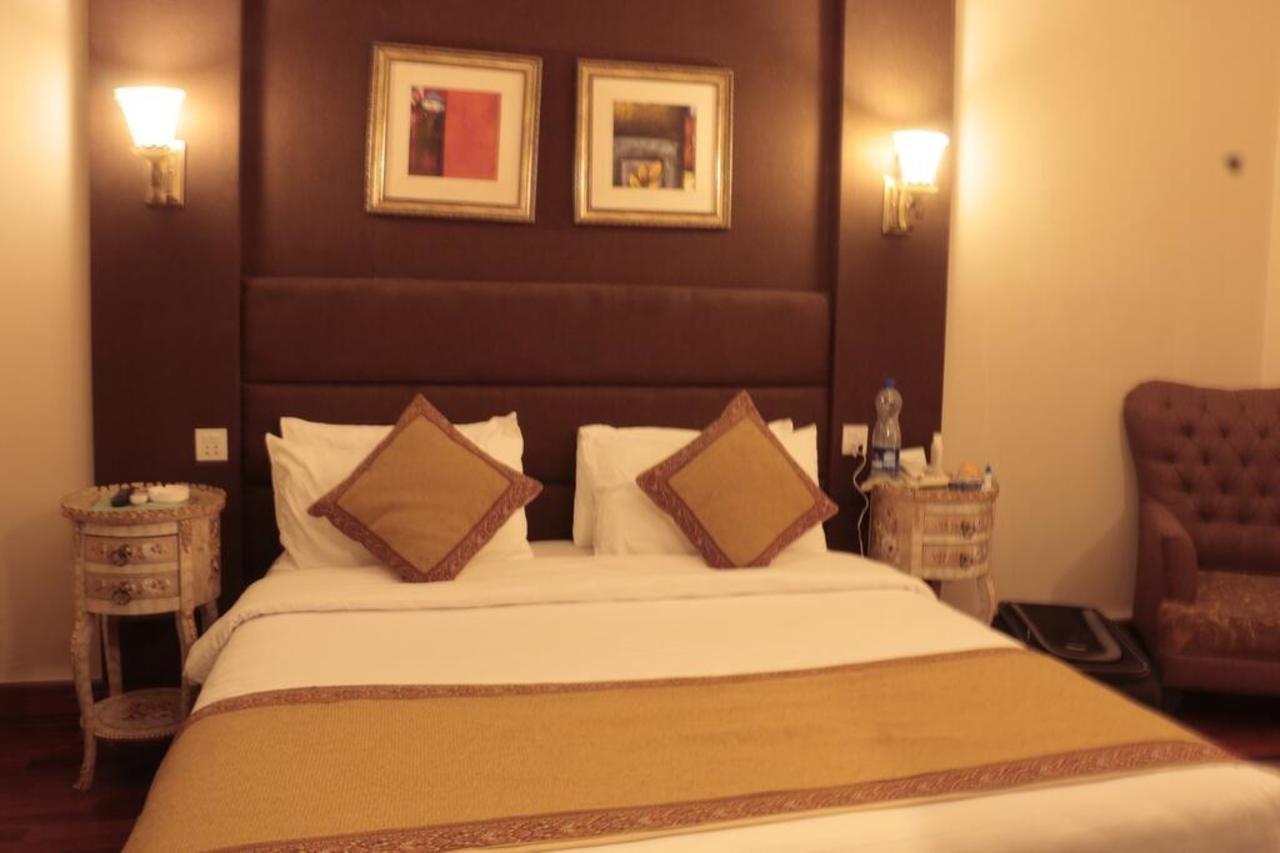 Ambassador Suites & Hotel Islamabad Exterior photo